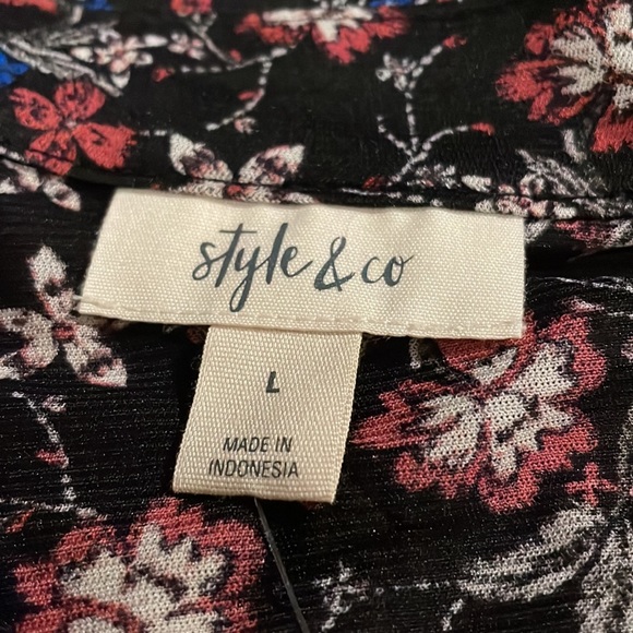 Flowy button down blouse - Picture 3 of 3